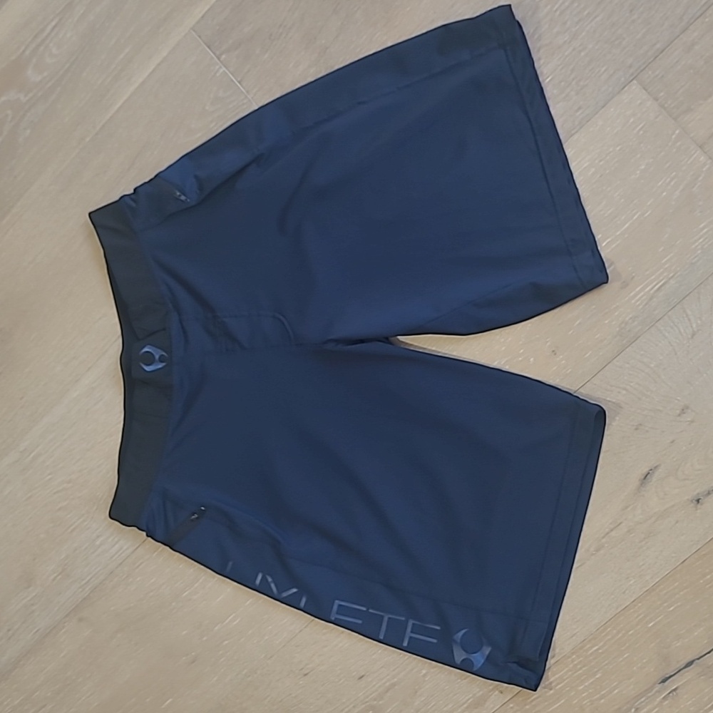 Hylete Athletic Shorts Men's Medium Navy Blue/Black Lightweight Workout Shorts